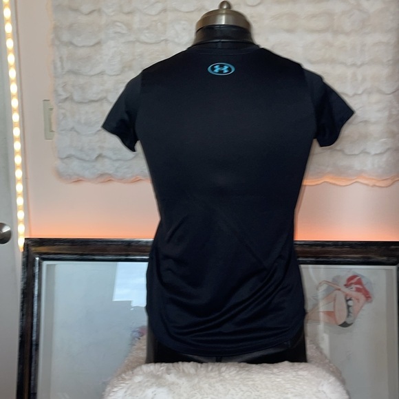 Under Armour Women's Black Graphic Tee - Picture 4 of 7